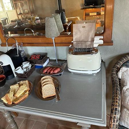 Borgo Cardaneto Bed and Breakfast Montone  Buitenkant foto