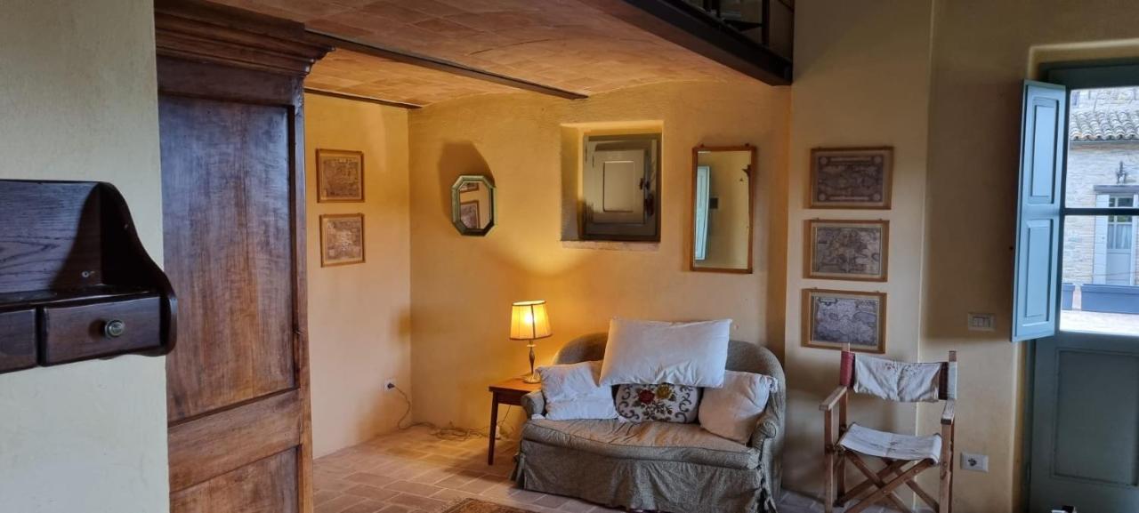 Borgo Cardaneto Bed and Breakfast Montone  Buitenkant foto