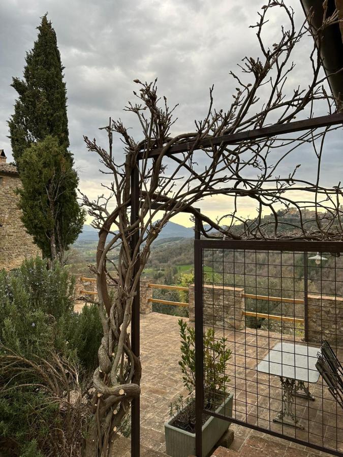 Borgo Cardaneto Bed and Breakfast Montone  Buitenkant foto