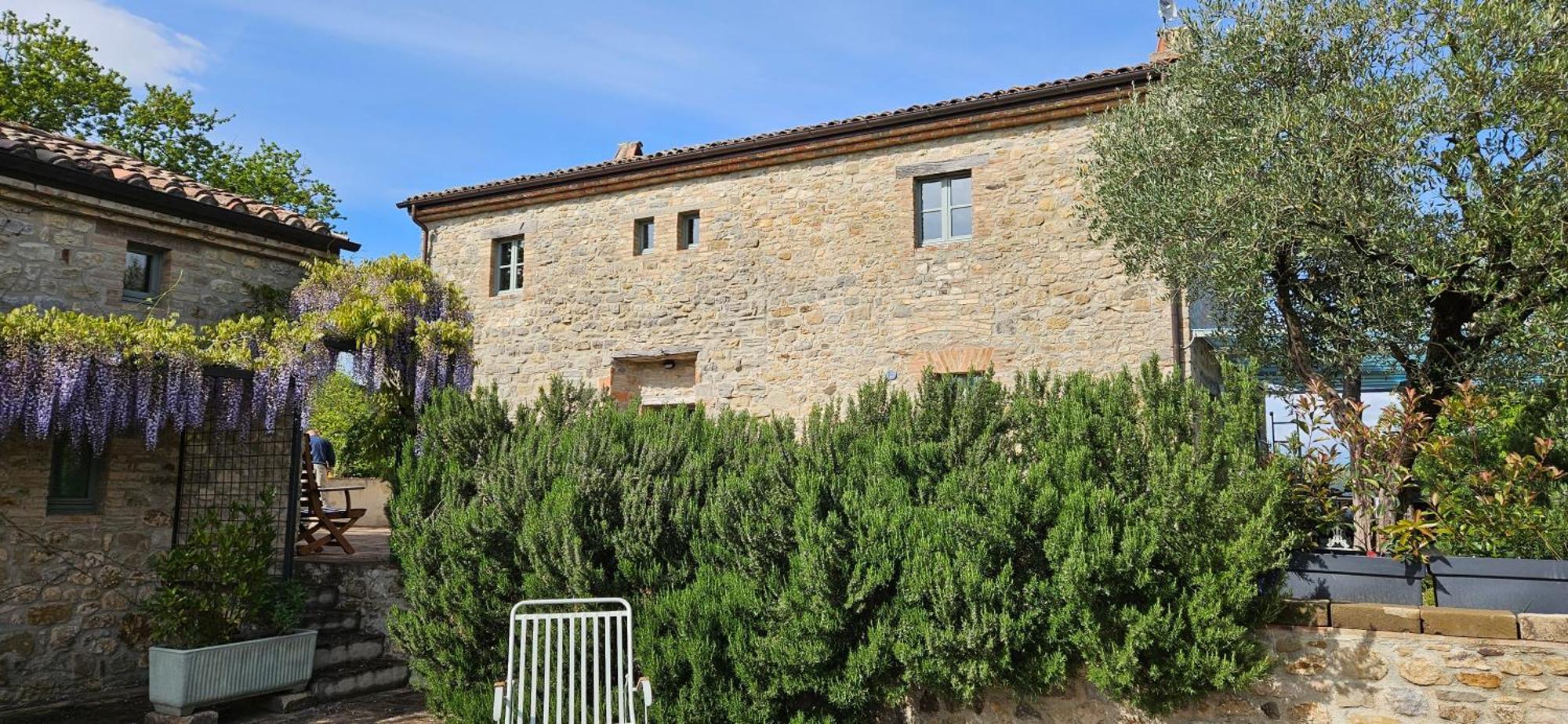 Borgo Cardaneto Bed and Breakfast Montone  Buitenkant foto